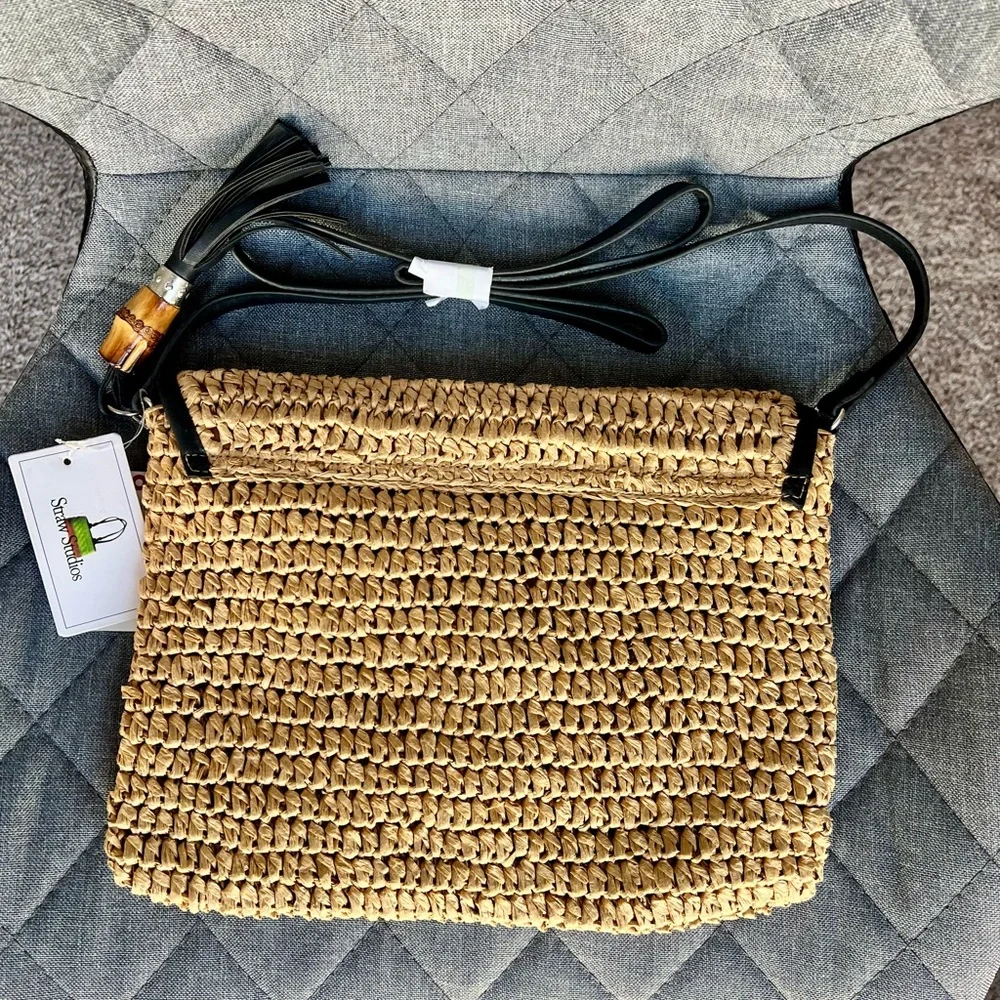 SOLD!  NWT!  Straw Studios Cross Body Purse with Black Trim. - Picture 4 of 6